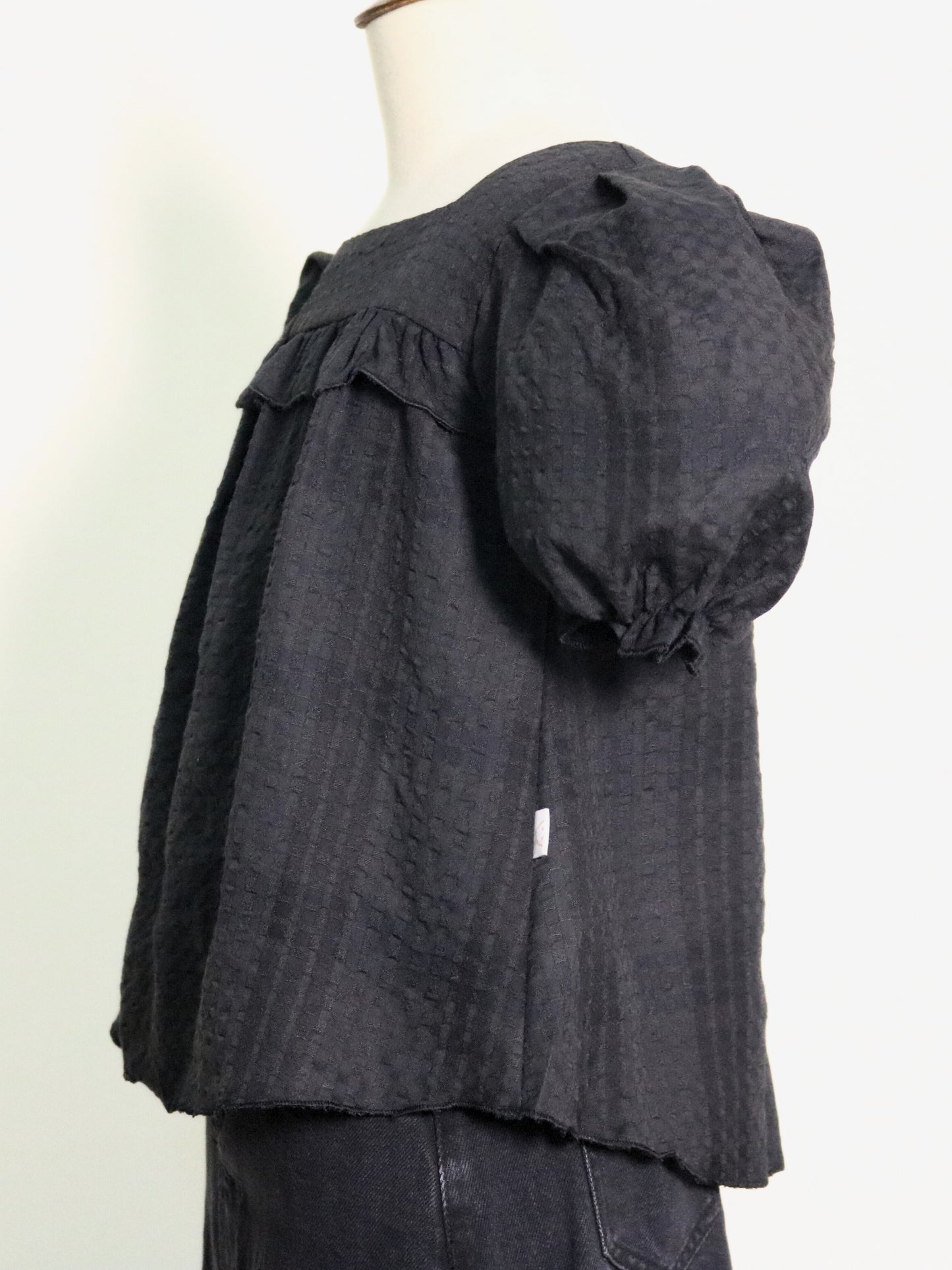 Black | Puff Sleeves Top